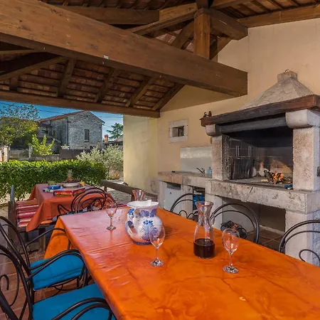 Katarina, A Perfect Summer Retreat In Istria בית נופש