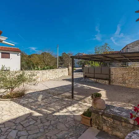 בית נופש Katarina, A Perfect Summer Retreat In Istria Peresiji