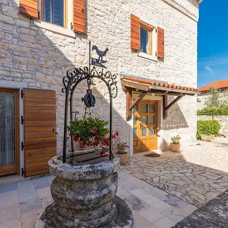 Katarina, A Perfect Summer Retreat In Istria בית נופש Peresiji